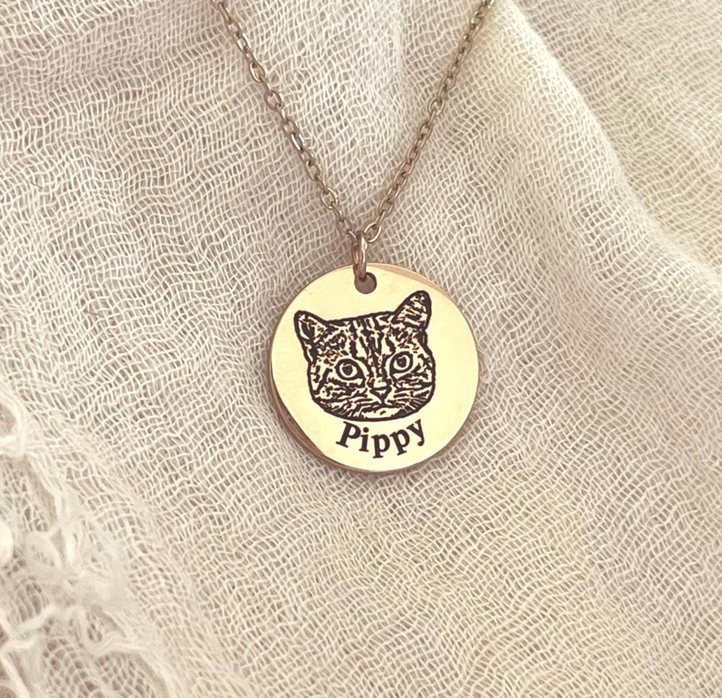 Personalized Pet Portrait Necklace – Engraved Photo Pendant, Memorial Gift for Dog or Cat Lovers